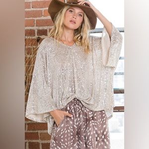 🌙NWOT Boutique Dazzling Champagne Sequin Kimono Sleeve Blouse